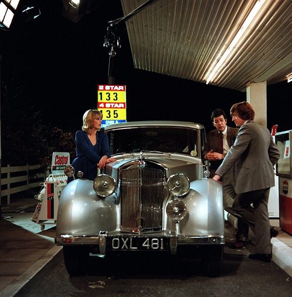 The Obsidian Mirror Zaffiro e Acciaio