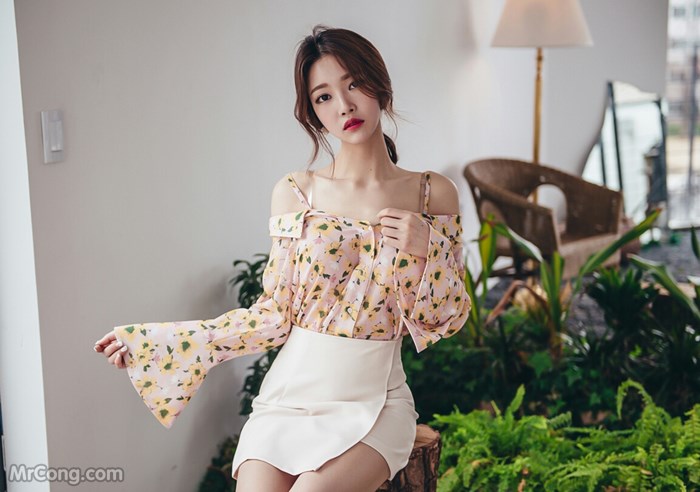 Beautiful Park Jung Yoon in the April 2017 fashion photo album (629 photos) photo 9-2