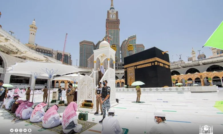 VIDEO-Pria-Serang-Imam-Masjidil-Haram-Saat-Khotbah-Jumat-Bawa-Beginian