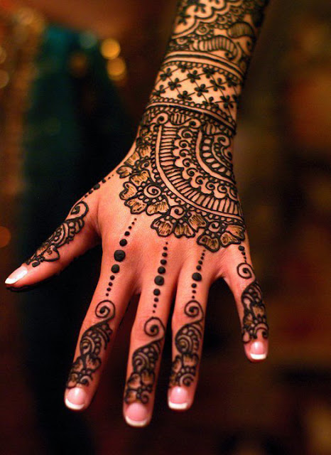 Henna Tattoo For Girls To Look Classic!