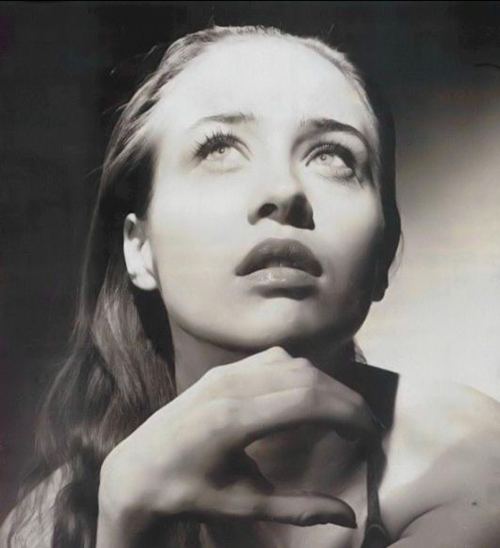 90’s Kid’s Rejoice!: Happy Birthday 90’s ICON Fiona Apple!
