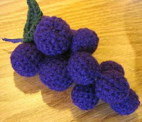 PATRON GRATIS RACIMO DE UVAS AMIGURUMI 705