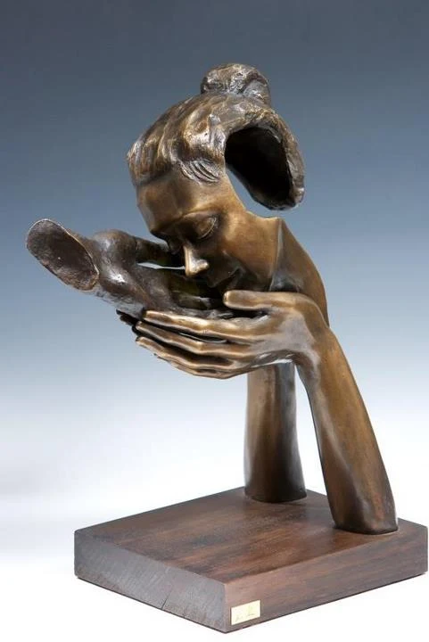 Lucio Olivieri | Italian Figurative sculptor