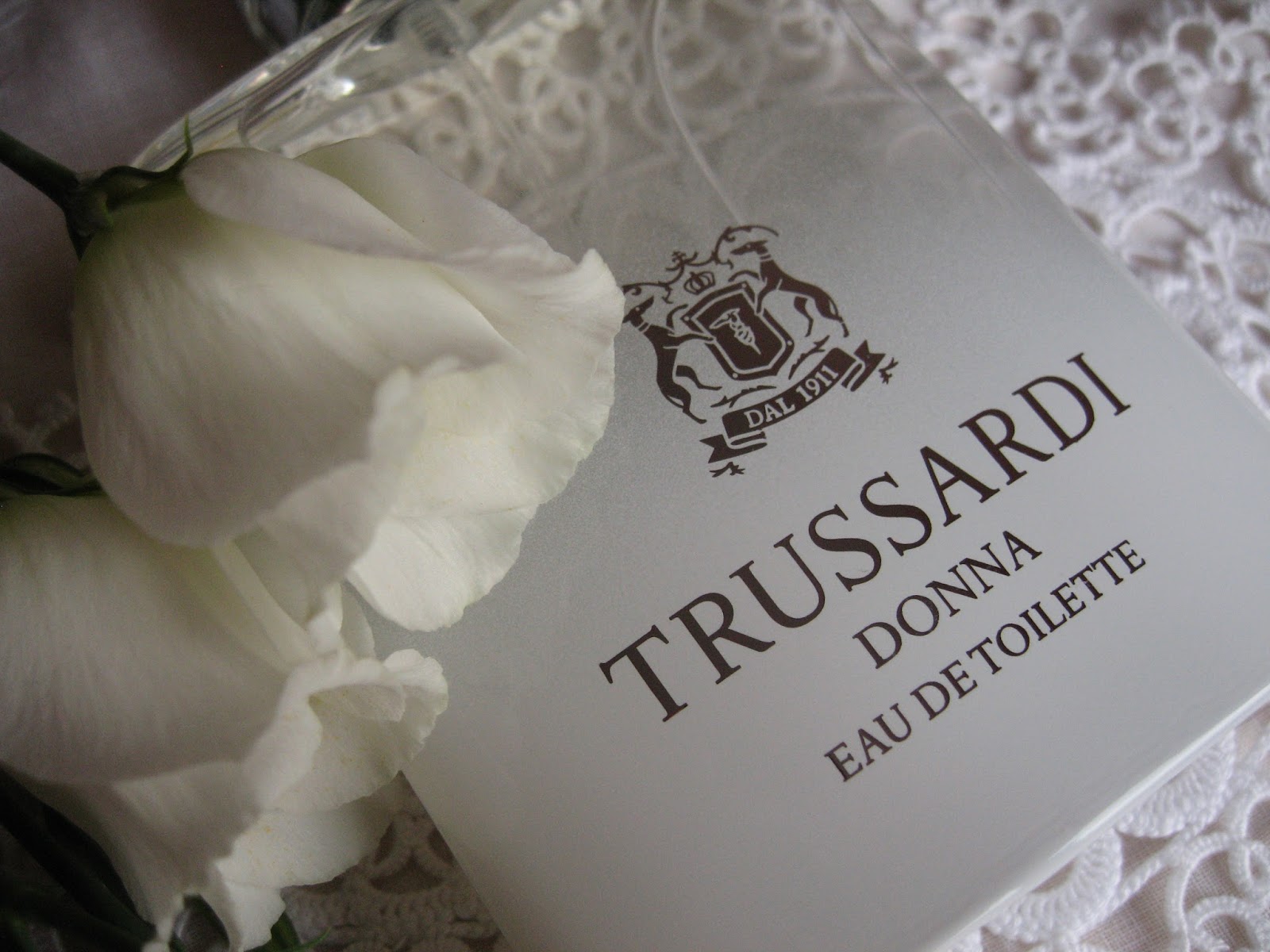 ParfumMania: Trussardi Donna EDT – женственность, которая не зависит от ...