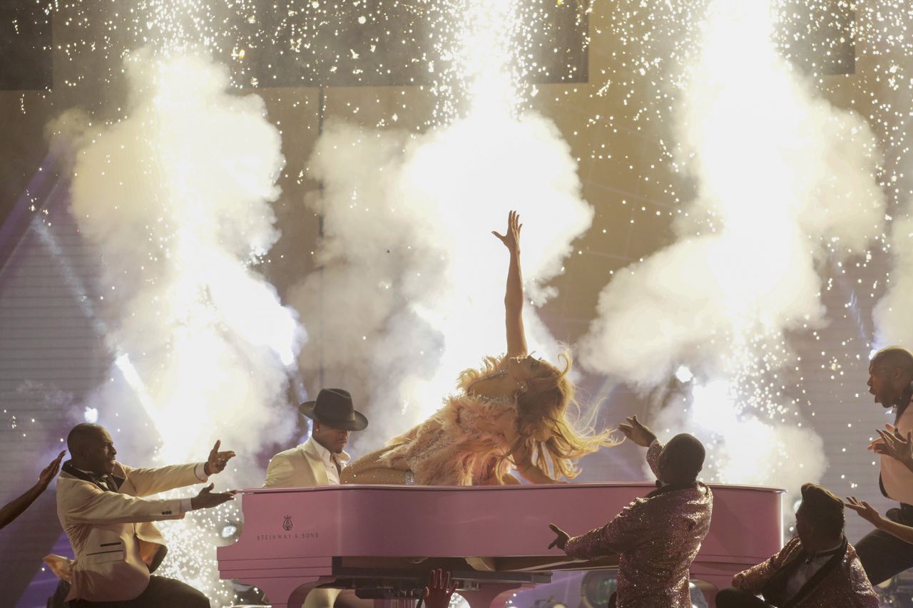 Jennifer Lopez Perform During the 61st Grammy Awards - Hollywood