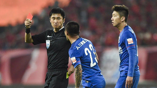 Trọng tài chung kết U23 Việt Nam vs U23 Uzbekistan: Vua thẻ phạt Trọng tài chung kết U23 Việt Nam vs U23 Uzbekistan: Vua thẻ phạt