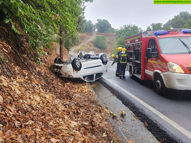 Una mujer herida ayer tras volcar su vehículo en Breña Alta