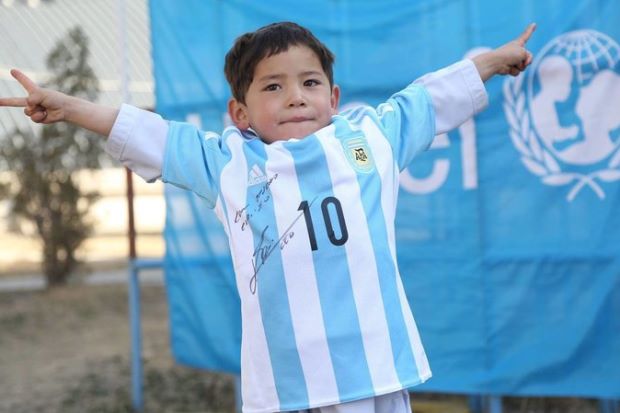 'Messi Kecil' Akhirnya Sarung Jersi Sebenar Messi 