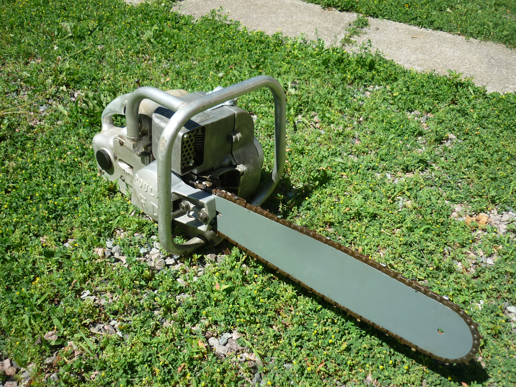 VINTAGE CHAINSAW COLLECTION 10/12