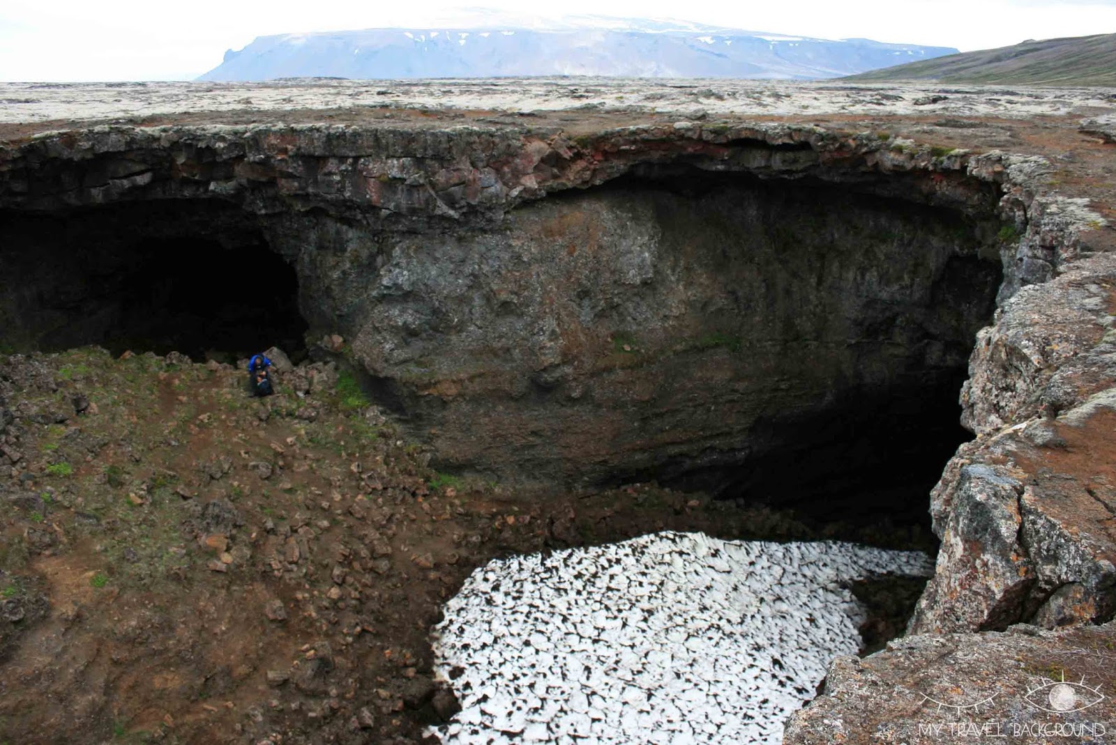 My Travel Background : 2 choses insolites à faire en Islande - Marcher dans un tunnel de lave