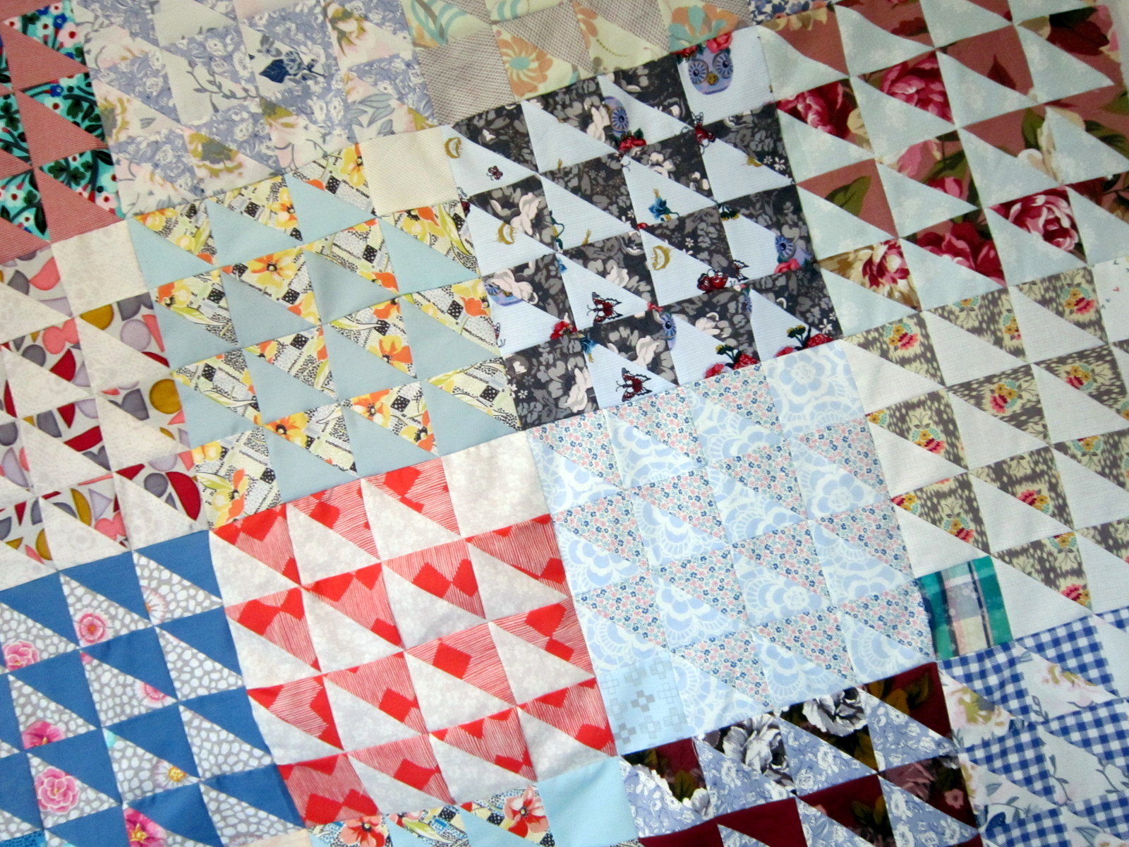 Kokaquilts: back working on 'triangle tiles'