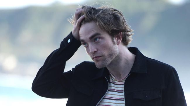Robert Pattinson Tak Mau Perankan Batman dengan Badan Berotot Robert Pattinson Tak Mau Perankan Batman dengan Badan Berotot