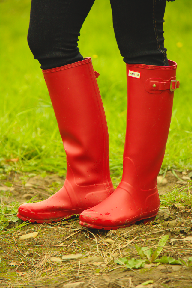 hunter boots splitting