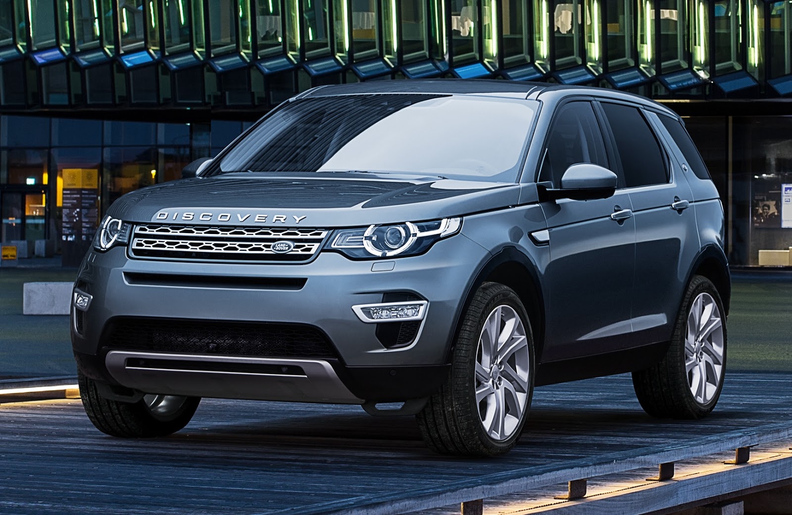 Land Rover lança Discovery Sport Diesel no Brasil