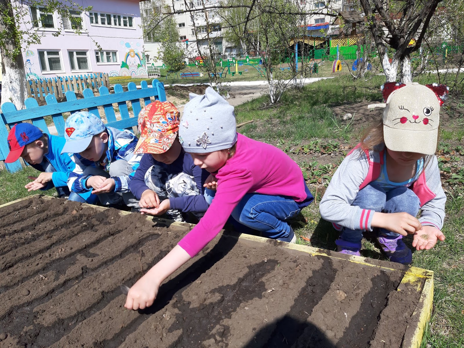 Ласковый май фанатки. Будем жить!. Фотосессия в военном стиле. Группа школьников на экскурсии. Ребята май.