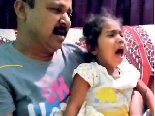 बेटी की अर्थी को कंधा देने के लिए बिलखते माता-पिता को नहीं मिली नवादा जाने की अनुमति तो वीडियो काॅल से ही देखा अंतिम संस्कार बेटी की अर्थी को कंधा देने के लिए बिलखते माता-पिता को नहीं मिली नवादा जाने की अनुमति तो वीडियो काॅल से ही देखा अंतिम संस्कार