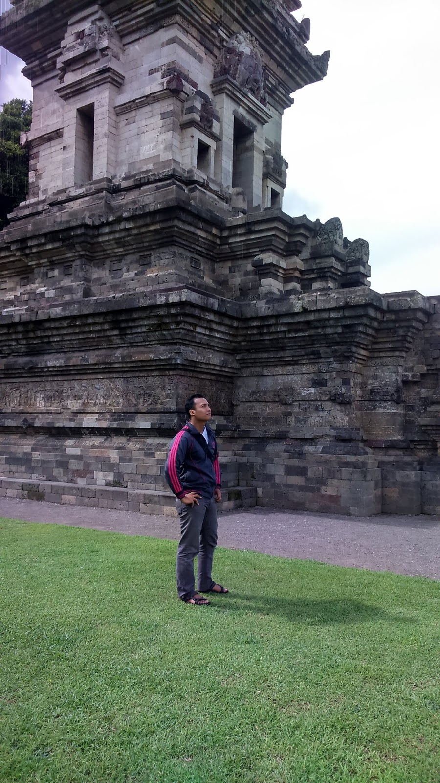 INDAHNYA CANDI JAWI PRIGEN - DOLENKU
