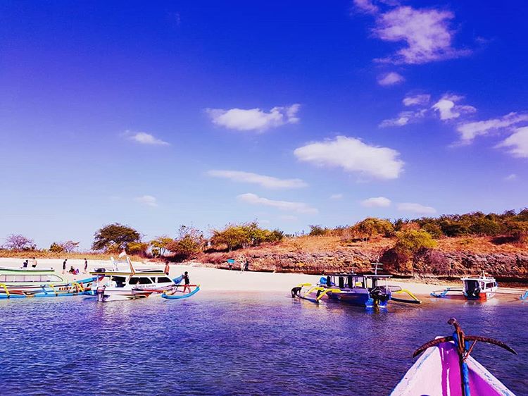 Pantai Pink Lombok, Rute & Cara Menuju Lokasi + 4 Wisata Disekitarnya