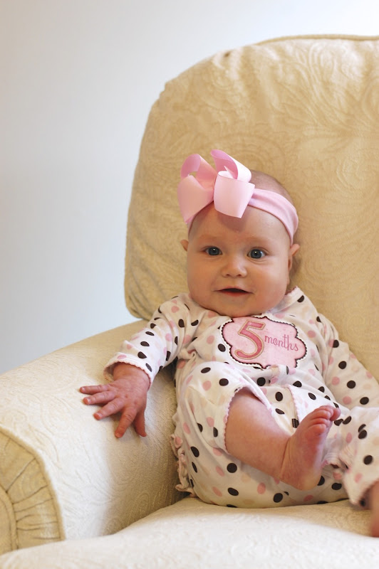 keeping up with the kruegers: annabelle rae: month five.