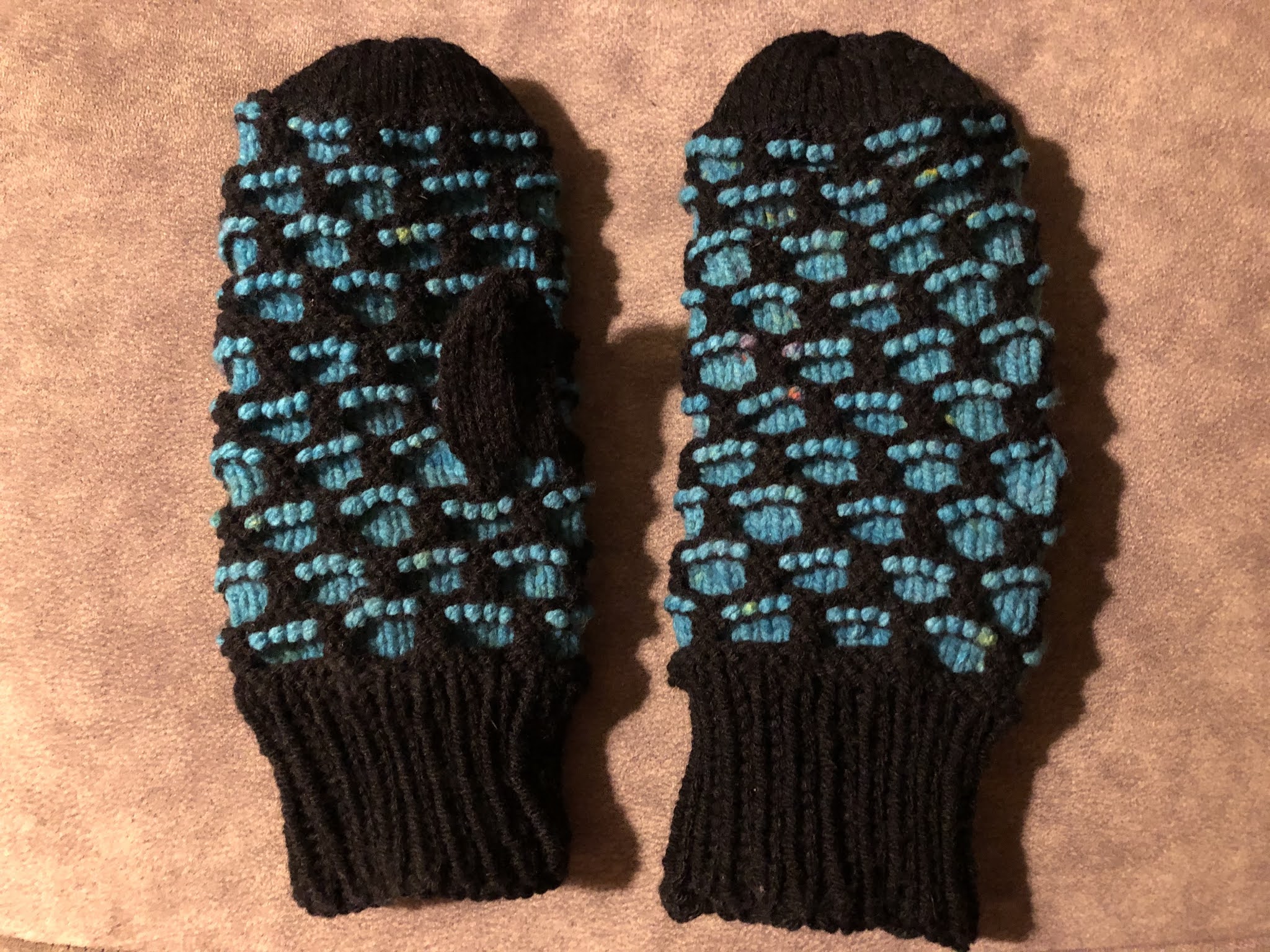 Teena in Toronto (aka Newfie) knitted mittens