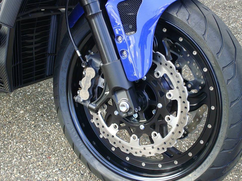 Yamaha v Max Hyper modified