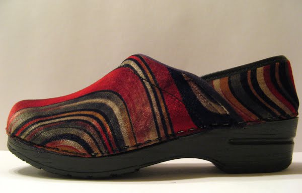 discount dansko and sanita clogs