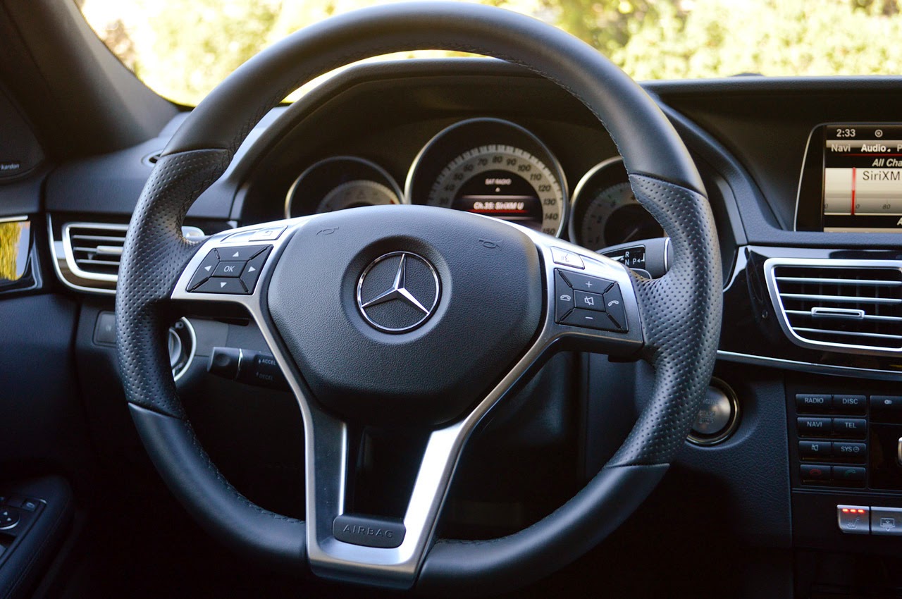 E350 Mercedes за рулём