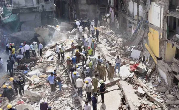 Mumbai, Road, Family, Police, News, National, Report, Building, Mumbai Building Collapses Killing 12, Was Declared 'Unsafe' 6 Years Ago.