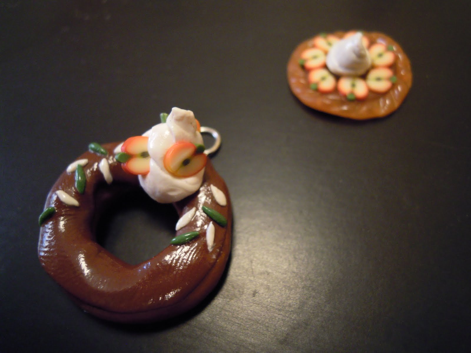 LiLi Like LiLi Like apple donuts