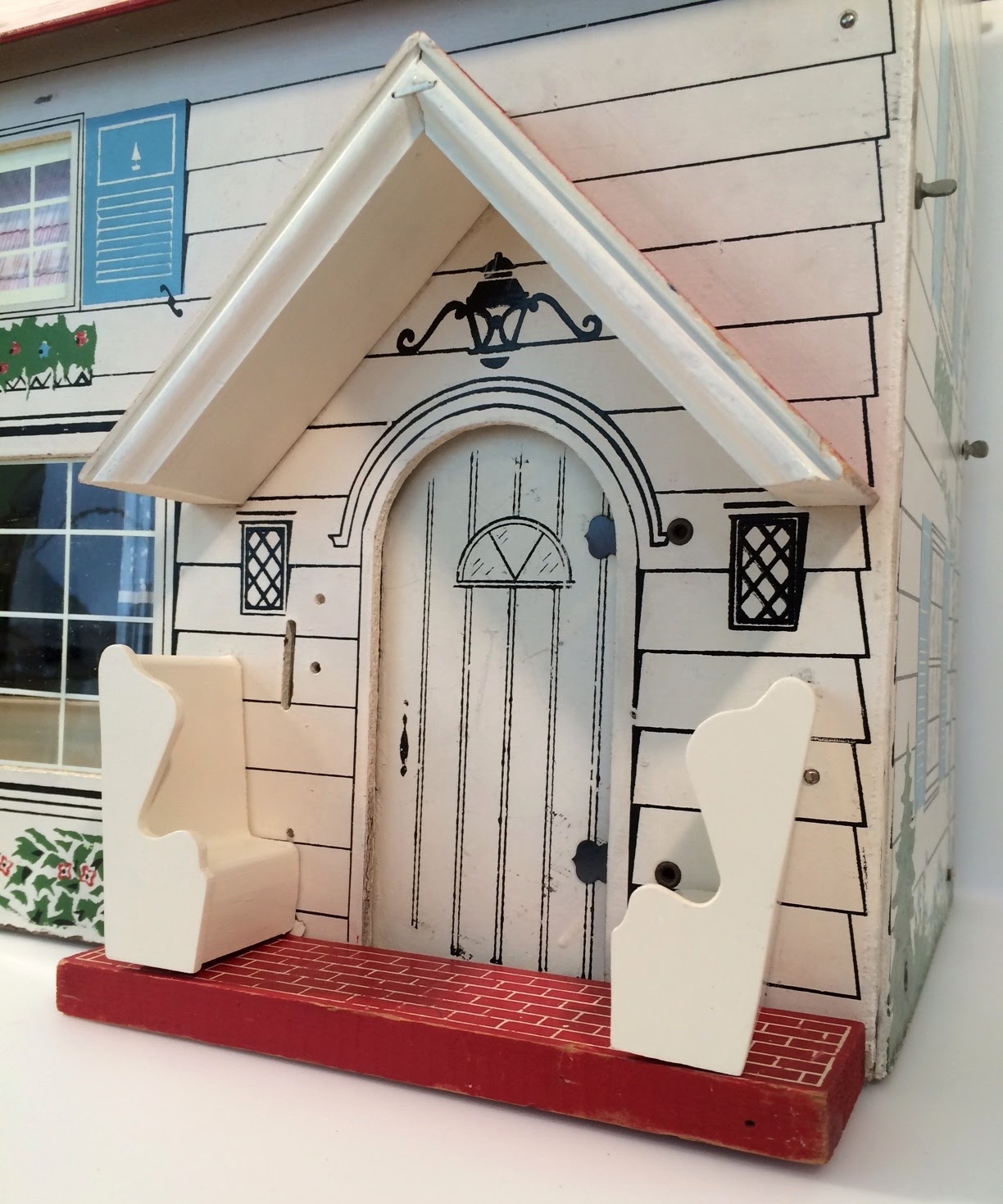 My Vintage Dollhouses Ardee plastic dollhouse furniture from 1946