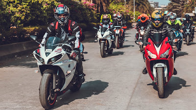Begini nih kalau bikers pada ngumpul Begini nih kalau bikers pada ngumpul
