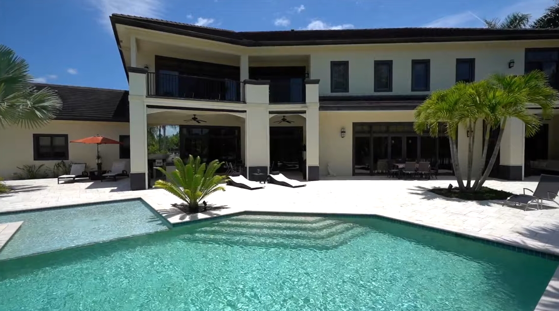 Tour 2494 Se Ranch Acres Cir, Jupiter, FL vs. Interior Design Photos