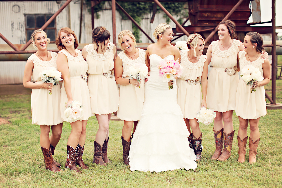 White Short Wedding Dresses With Cowboy Boots