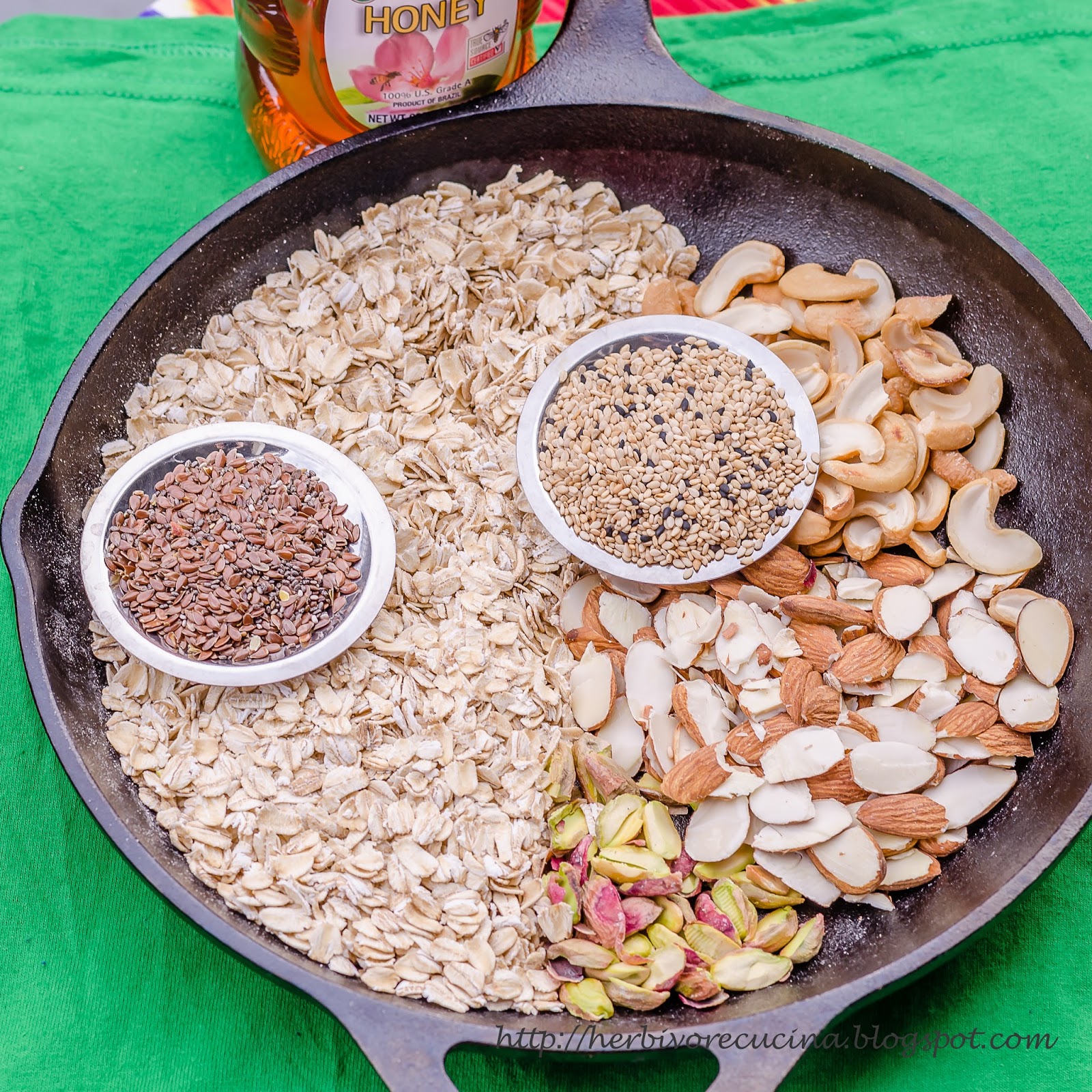 Herbivore Cucina Oats and Dry Fruit Chikki