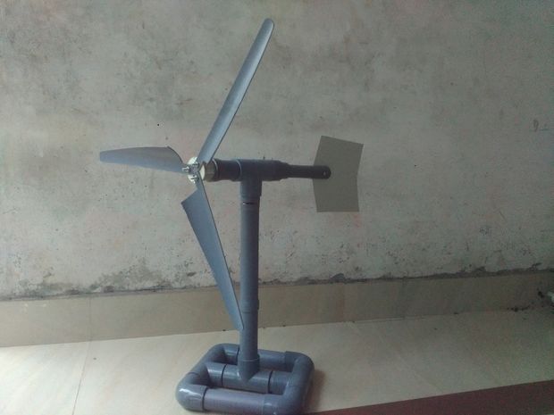 Pembangkit listrik tenaga angin sederhana menggunakan dinamo