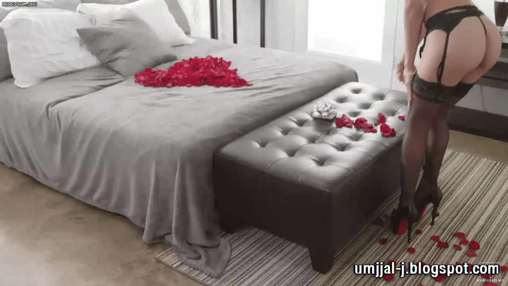 장미꽃과 속옷 선물