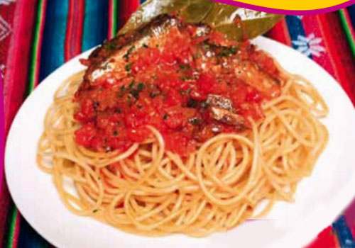 Espagueti con salsa de anchoveta