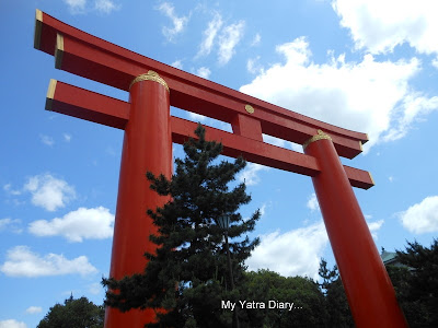 The huge torrii of the Heian jingu shrine, Kyoto in Japan