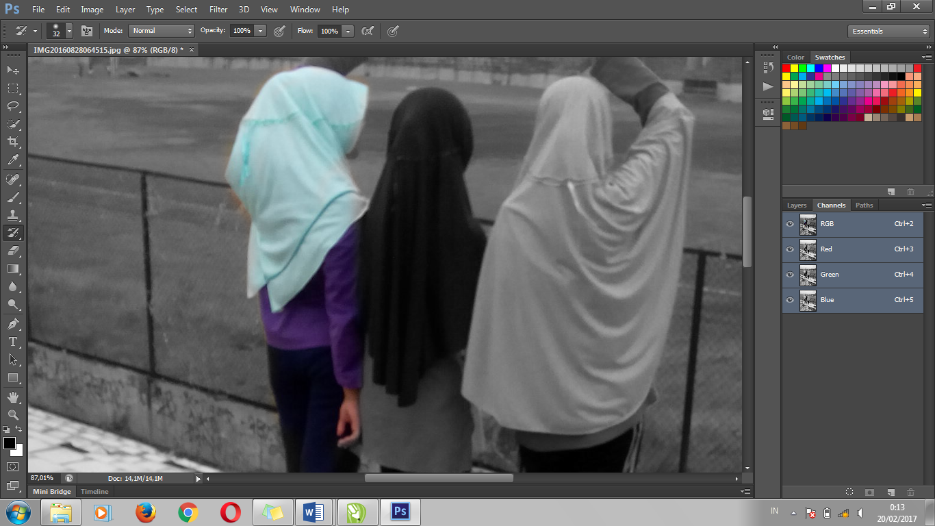 Multimedia Production Tutorial Mmembuat effect focus pada Salah Satu Objek di foto menggunakan