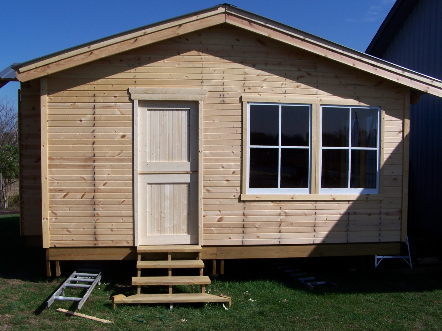 Life of Gregory D: Garden Shed - Day 15-18 - Doors, Trim, Winterize