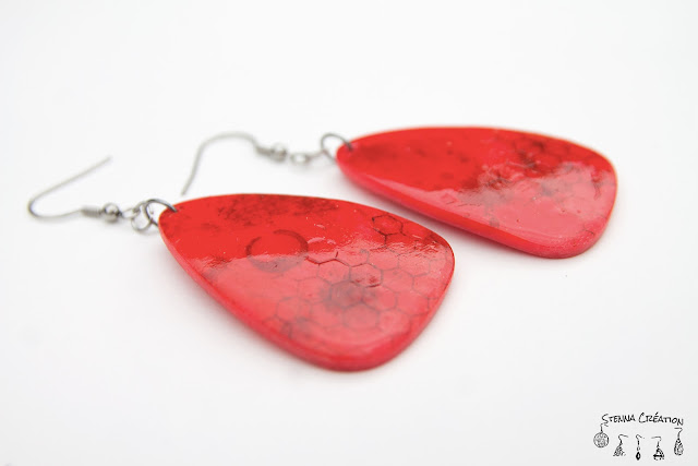 Boucles oreilles pâte polymère transparence rouge Fimo Stenna Création