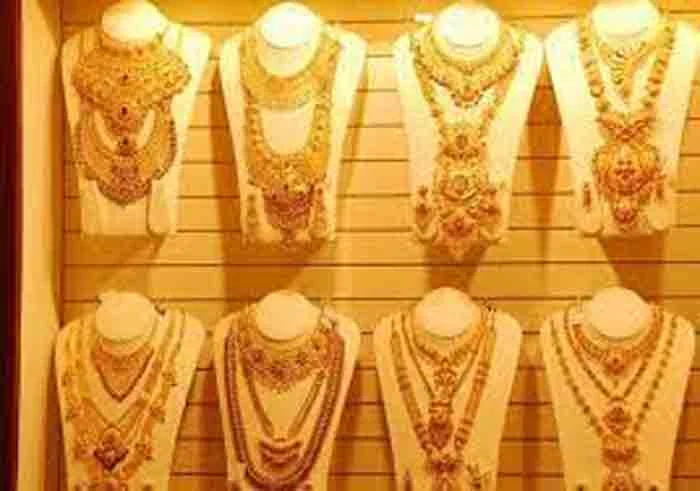 Hallmarking  determines the purity of gold jewelry is welcome; But AKGASMAS strongly opposes attempts to impose carnage rules requiring the UID code to be recorded under its cover, Kochi, News, Gold, Business, Kerala