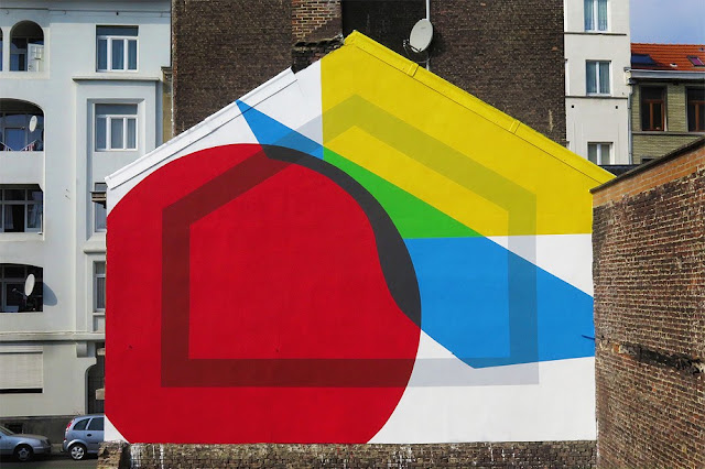 Brussels recently hosted their Nuit Blanche and our friend Elian Chali was invited to paint a mural for the event.  Coordinated by Energy Cities, the Argentinian artist painted an abstract, geo-based piece titled "Dark Perimeter / Basic Primary Shapes".