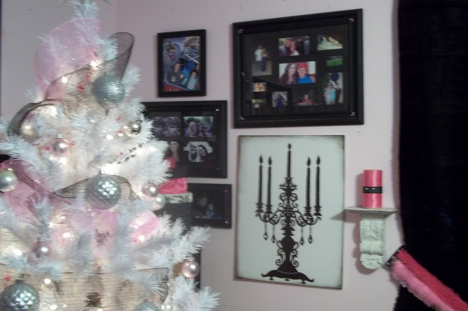 Ribbonwood Cottage Pink and Black Christmas Decor