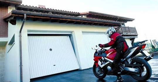 Marzua: Puertas de garaje