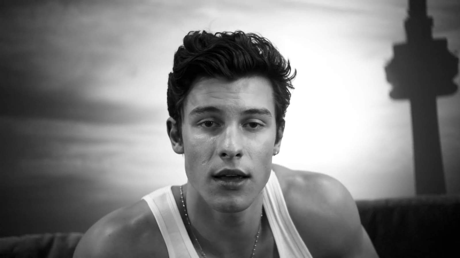 auscaps-shawn-mendes-in-if-i-can-t-have-you-music-video