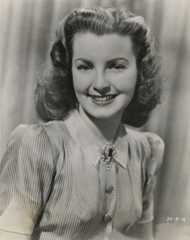 The Archetypal British Beauty: Glamorous Photos of Patricia Roc in the ...