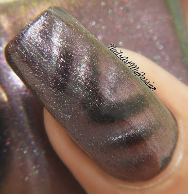 CHEVRONS EFFECT MAGNET: