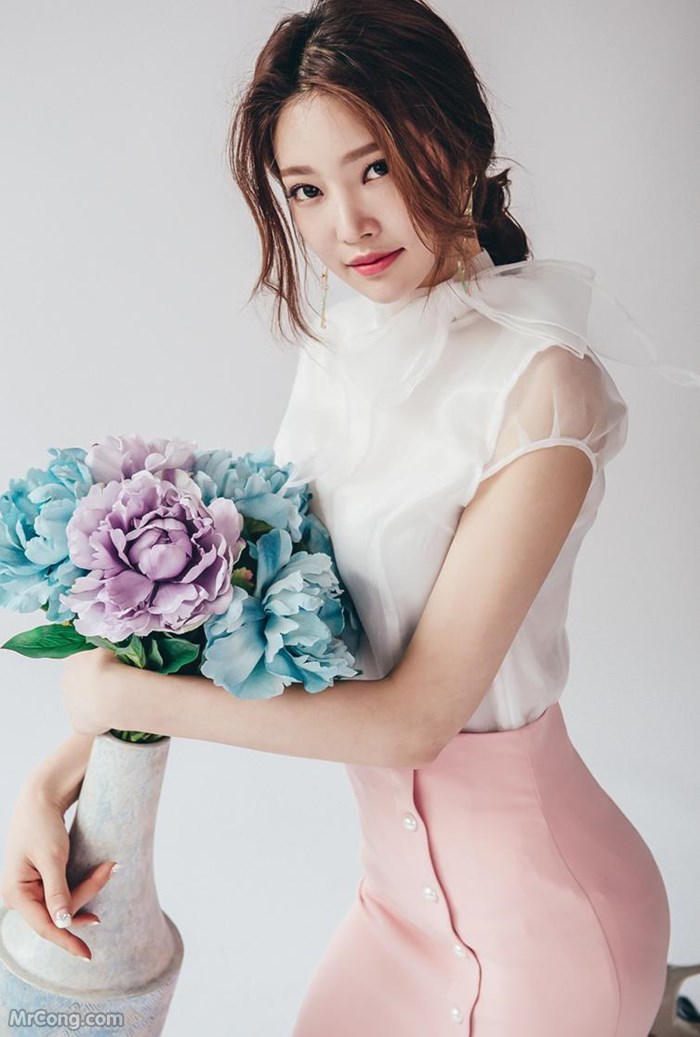 Beautiful Park Jung Yoon in the April 2017 fashion photo album (629 photos) photo 4-8