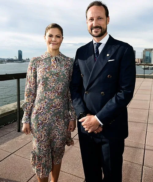 Crown Princess Victoria wore By Timo Printed Bow Dress, and By Malene Birger pumps. Princess mabel and Prince Haakon